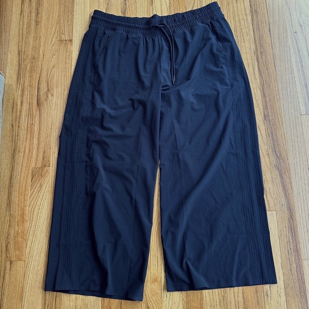 Athleta Avenue Wide Leg Elegant Black Drawstring Crop Pants Size 16